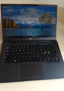 Dell Latitude 7300 med Intel Core i5-8365U, 8GB RAM, 256GB SSD og Windows 11 Pro. Refurbished erhvervsbærbar i høj kvalitet.