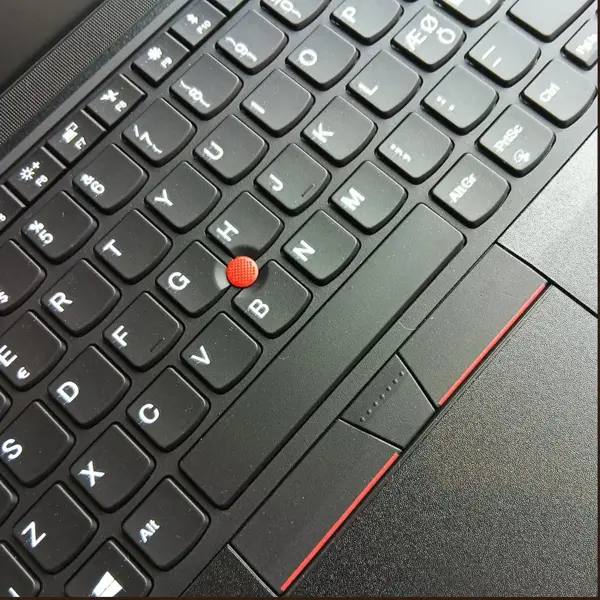 Lenovo ThinkPad T490 tastatur med TrackPoint