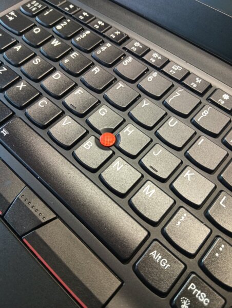 Dansk tastatur med TrackPoint på Lenovo ThinkPad T490s